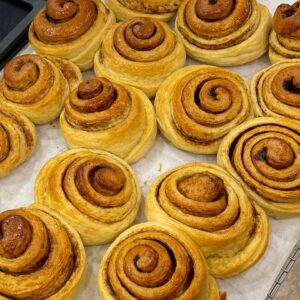 Pack of Cinnamon Roll + Cream Cheese